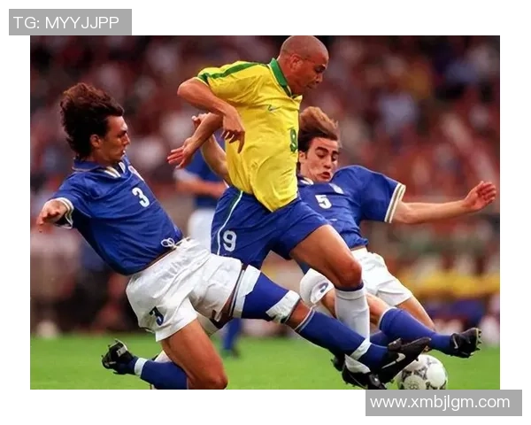 90年代国际足球巨星回顾 他们的辉煌与传奇时刻 90年代国际足球巨星回顾 他们的辉煌与传奇时刻