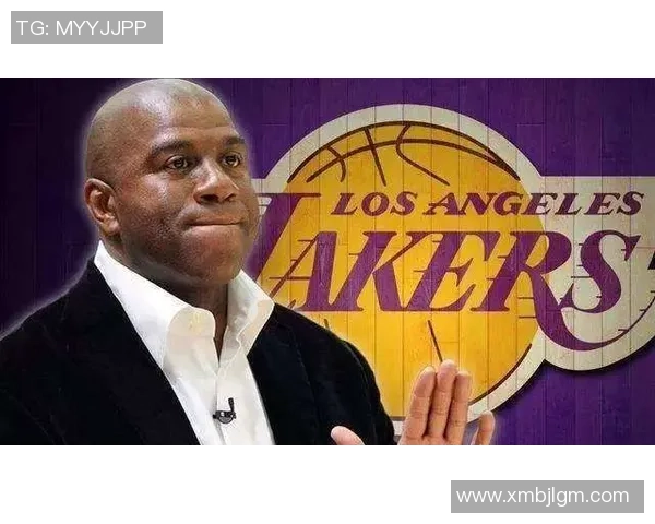 扁平足球场上的传奇之星 他是改变比赛规则的球场魔术师