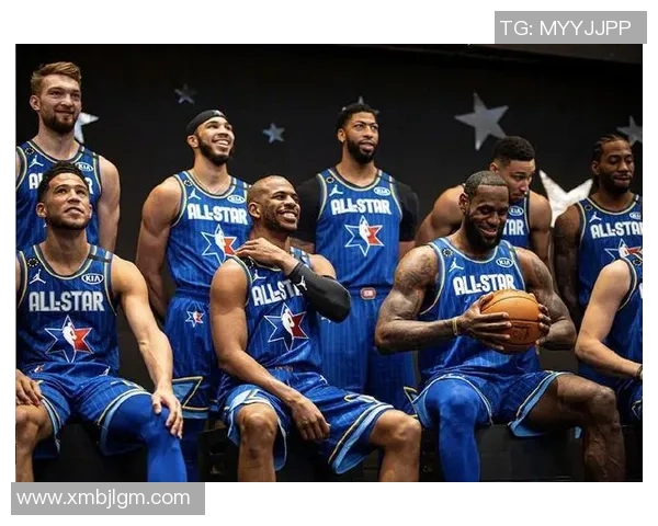 武汉全明星足球赛星光璀璨 球员们激烈对决展现无尽魅力