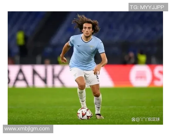 足球明星赛后拉伸的正确方式与效果解析助力运动员恢复提升竞技状态